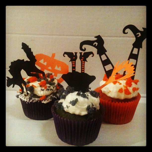 Halloween Cupcakes Witches Legs