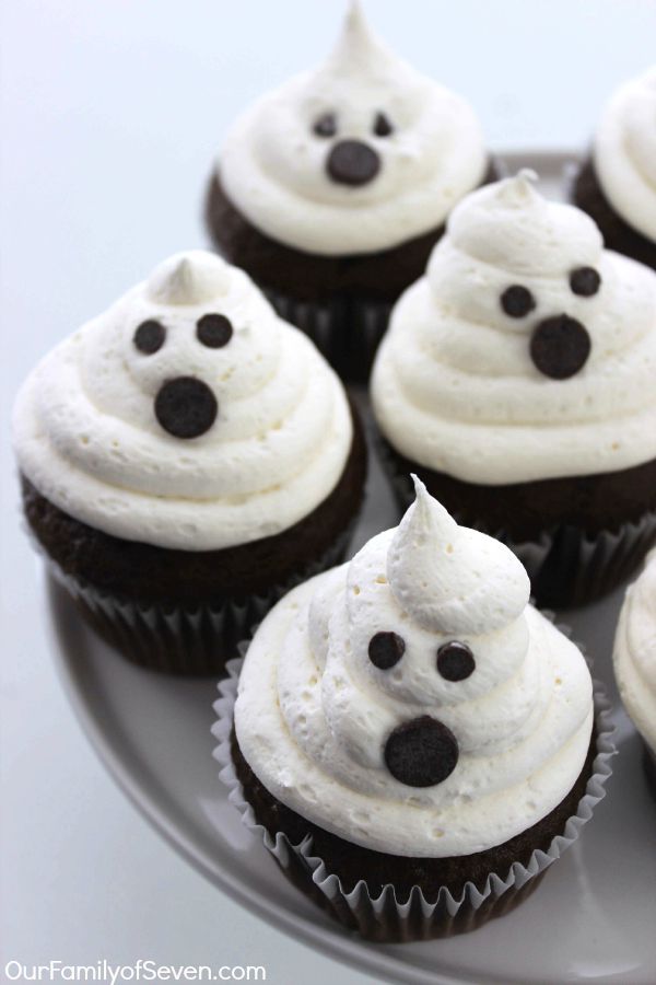 Halloween Marshmallow Ghost Cupcakes