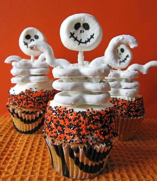 Halloween Skeleton Pretzel Cupcakes