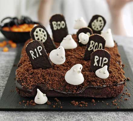 Haunted Graveyard Halloween Cake