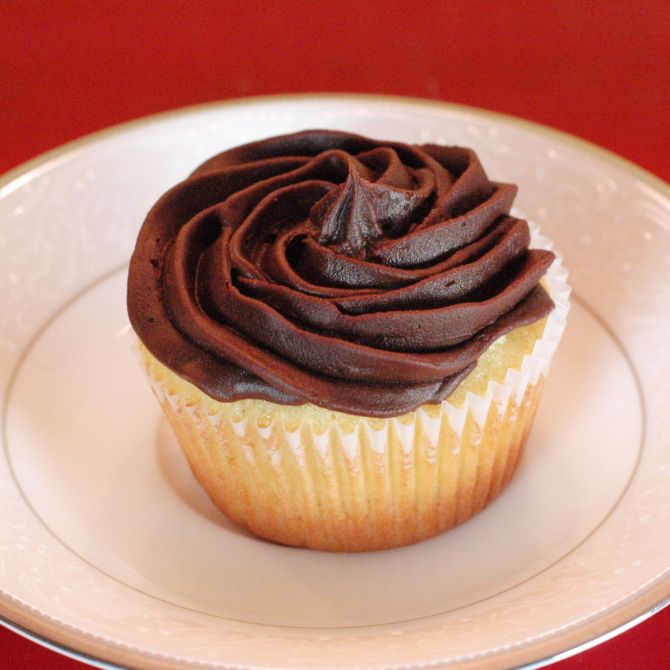 Homemade Boston Cream Cupcakes