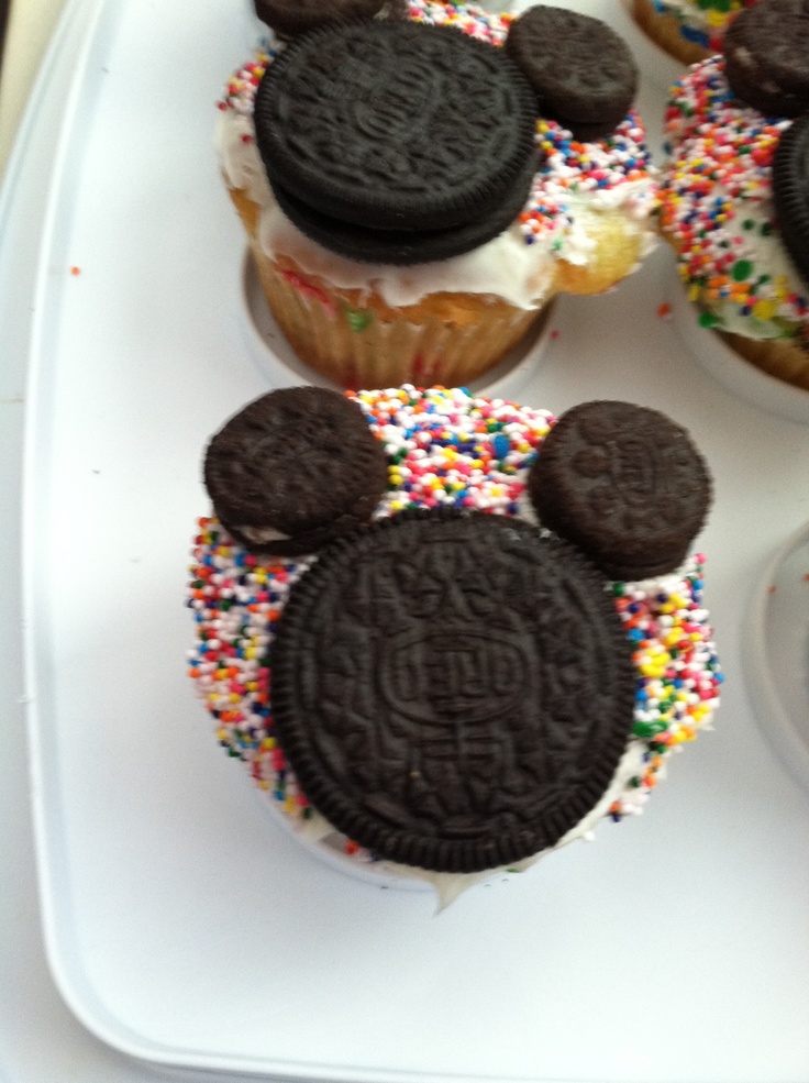 Mickey Mouse Cupcakes Using Oreos