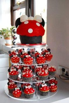 Minnie Mouse Birthday Cupcake Cake