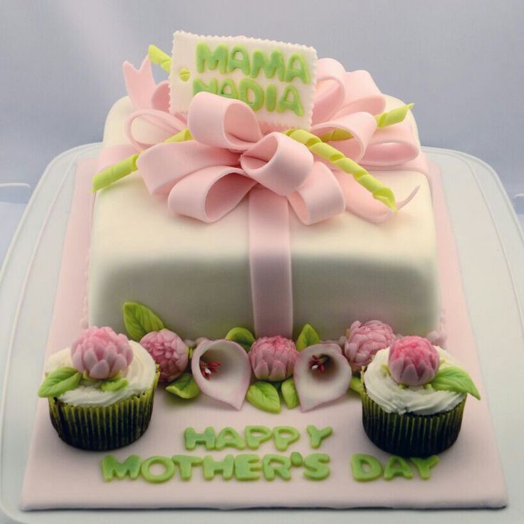 Mother's Day Fondant Cake