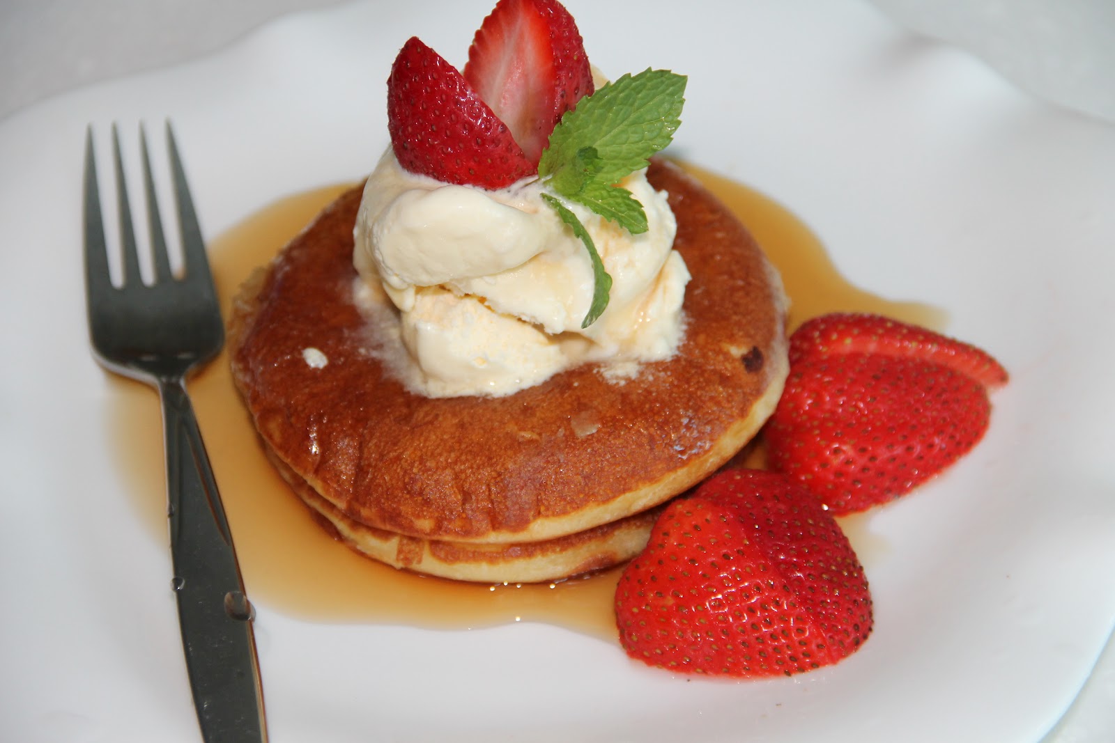 Pancake with Strawberry Ice Cream