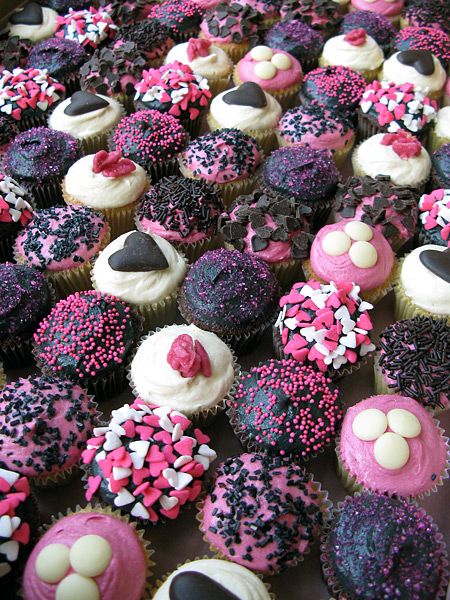 Pink Black and White Wedding Cupcake