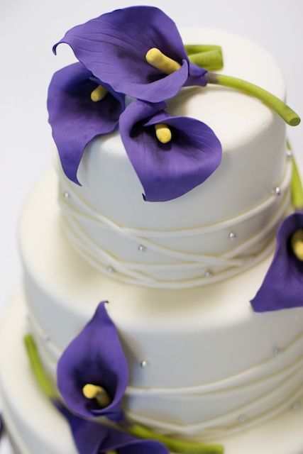 Purple Calla Lilies Wedding Cake Purple Calla Lilies Wedding Cake
