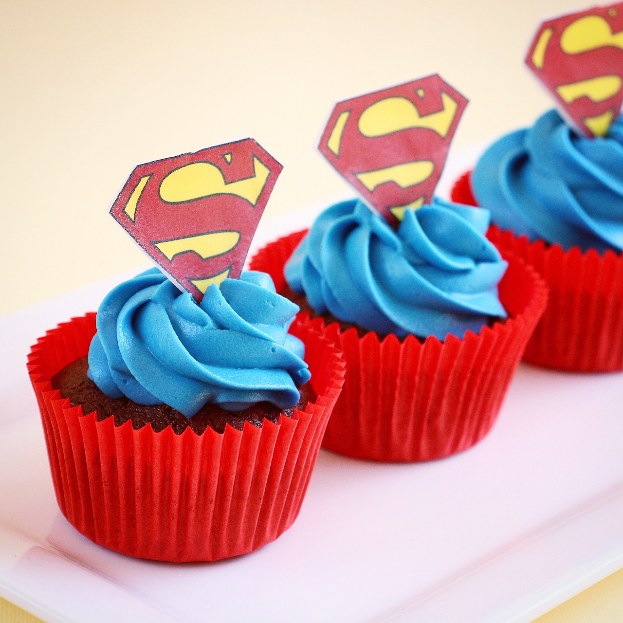 Superman Cupcakes