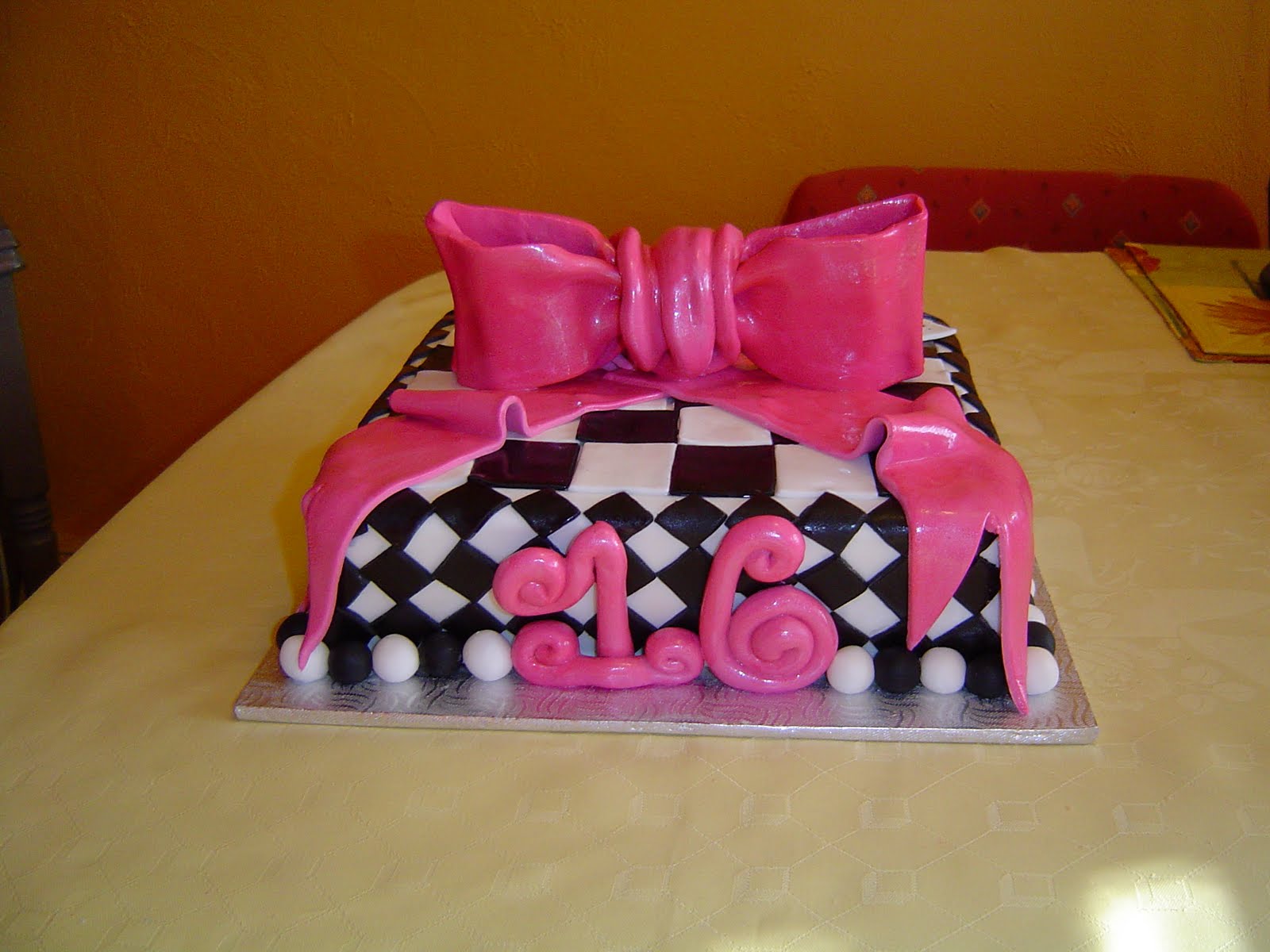 Sweet 16 Birthday Cake Ideas for Girls