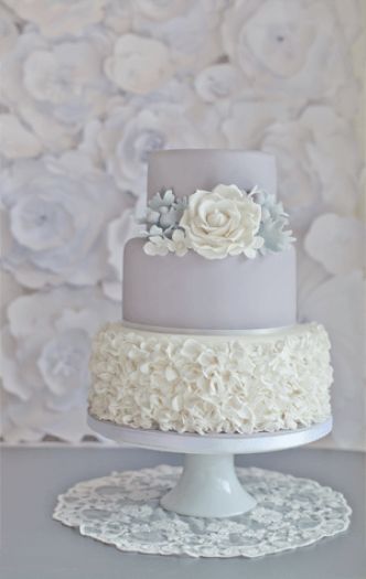 Wedding Cake with Doves Wedding Cake with Doves