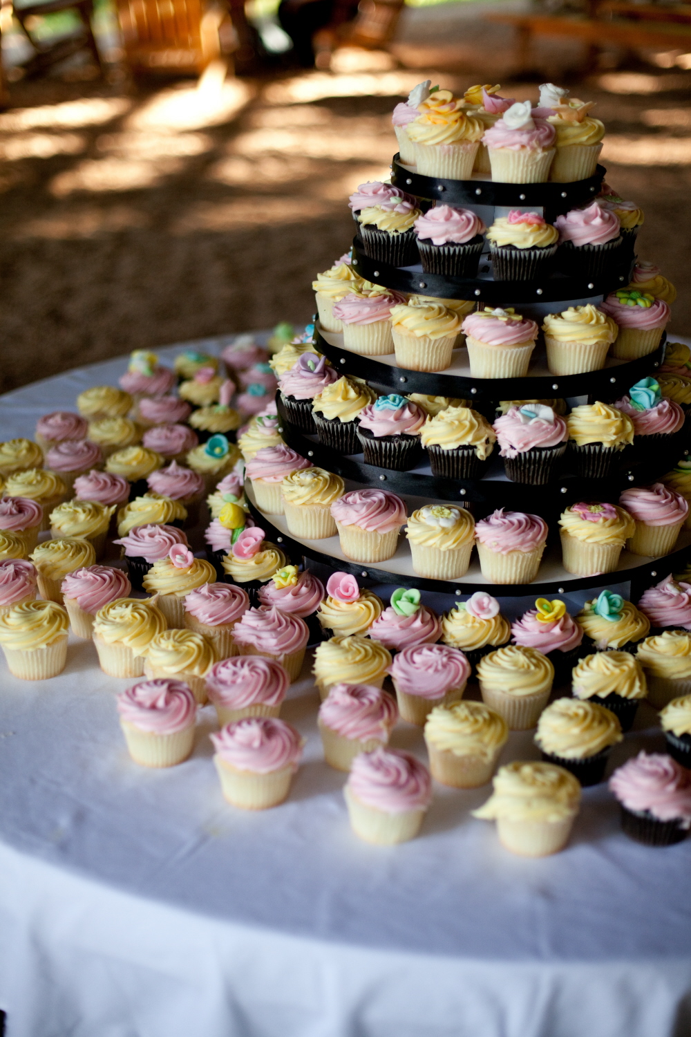 Wedding Cupcake Display Idea