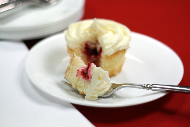 White Chocolate Raspberry Cupcakes with Filling