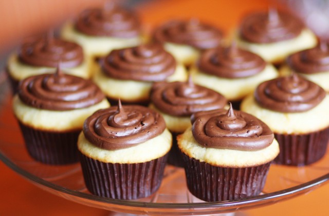 Yellow Cake Cupcakes Recipe