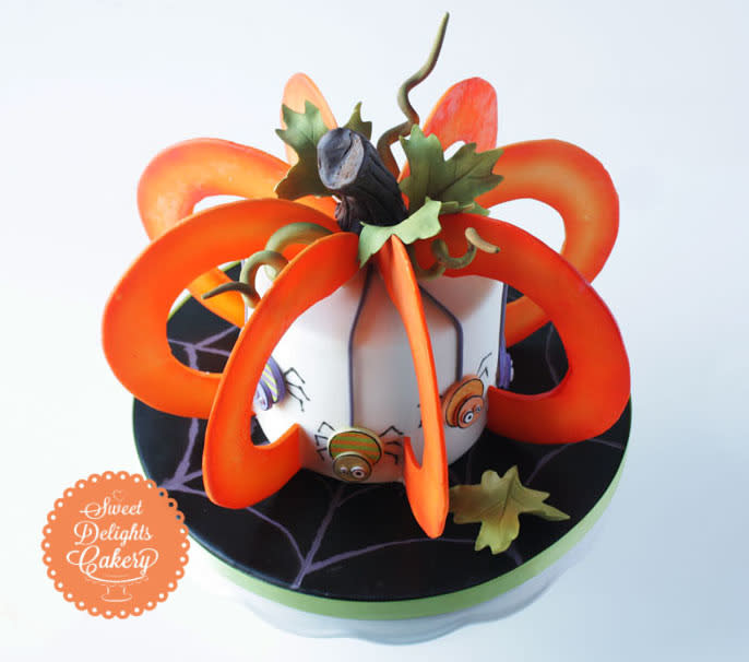 3D Halloween Pumpkin Cake