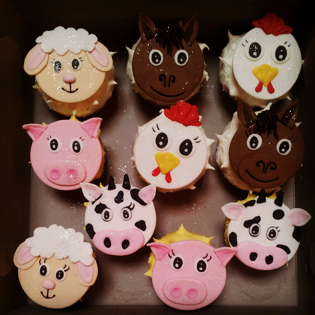 Animal Decorated Cupcakes with Faces