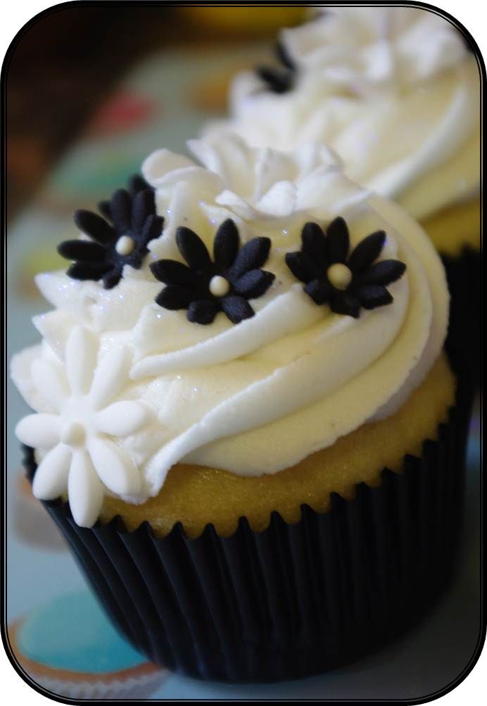 Black and White Cupcake Ideas Black and White Cupcake Ideas