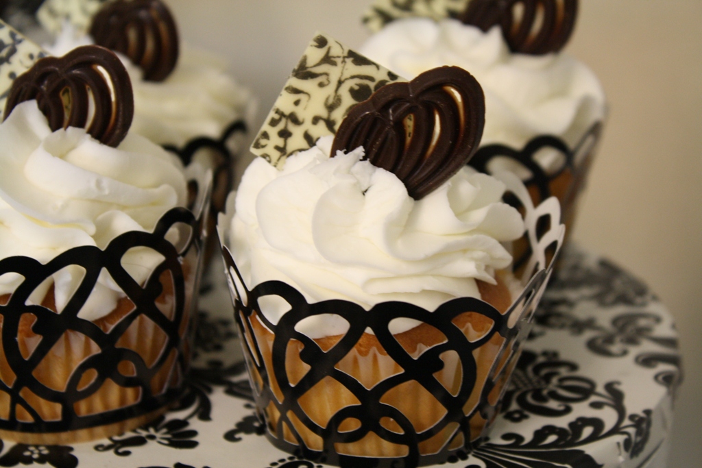 Black and White Wedding Cupcakes