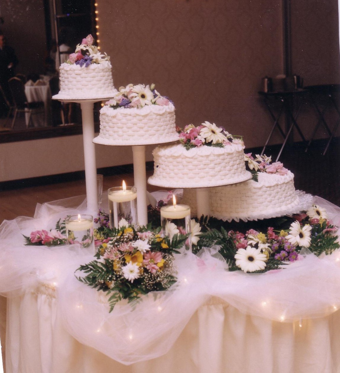 Bridge Wedding Cakes with Fountains