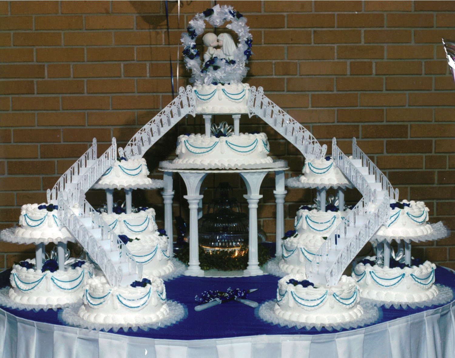 Bridge Wedding Cakes with Fountains