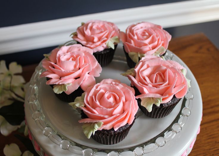 Cupcakes with Buttercream Roses