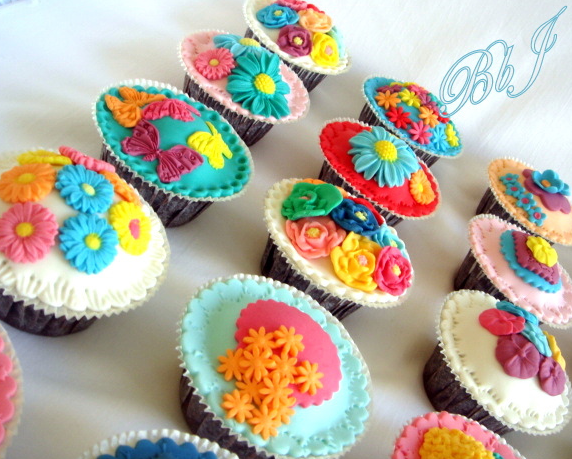 10 Photos of Fondant Flower Wedding Cupcakes 10 Photos of Fondant Flower Wedding Cupcakes