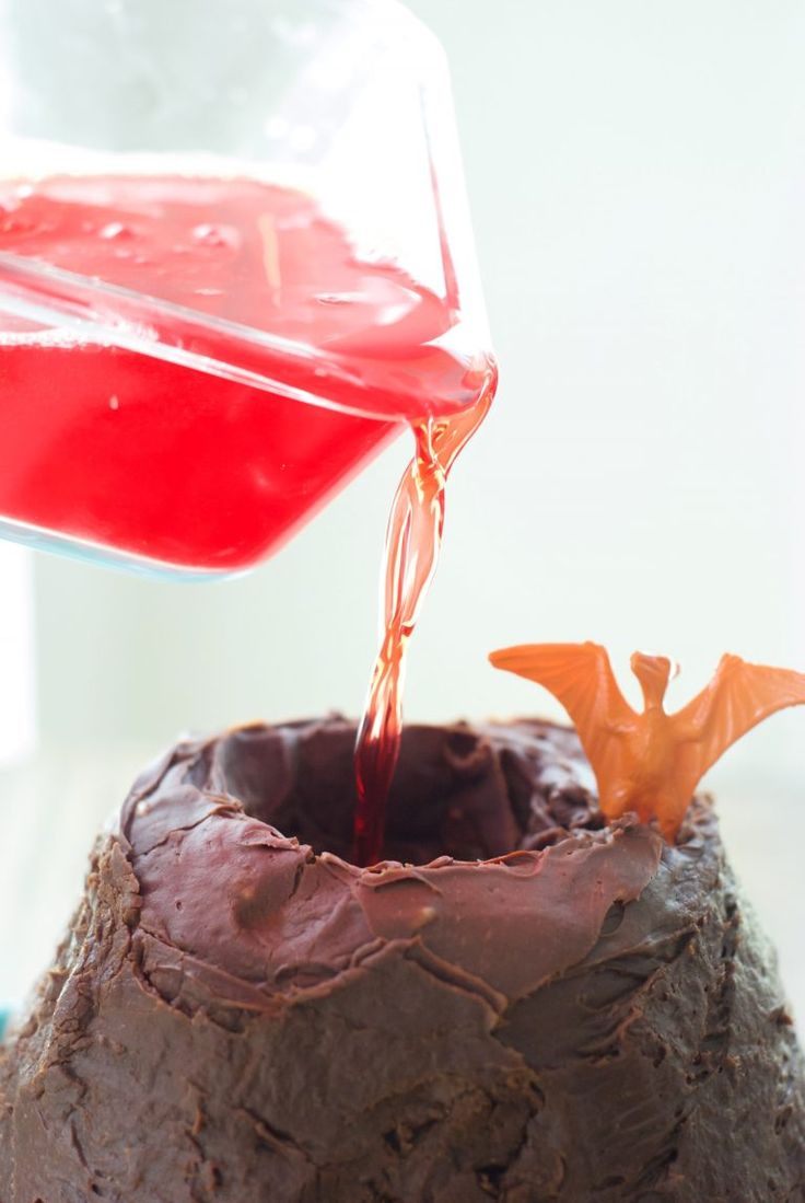 Dinosaur with Volcano Cake Dinosaur with Volcano Cake