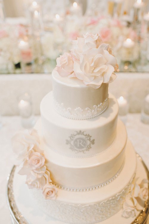 Elegant Wedding Cakes with Flowers