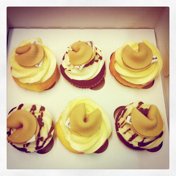 Fortune Cookie as Cupcakes