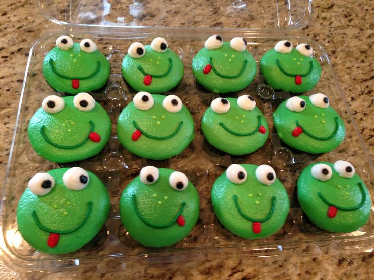 Frog Cupcake Cake