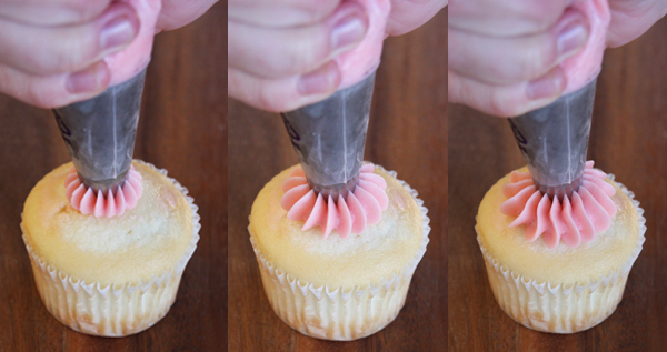 Frosting Mini-Cupcakes Tips Frosting Mini-Cupcakes Tips