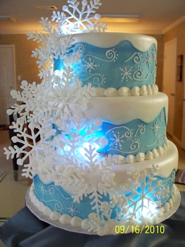 Frozen Snowflake Cake