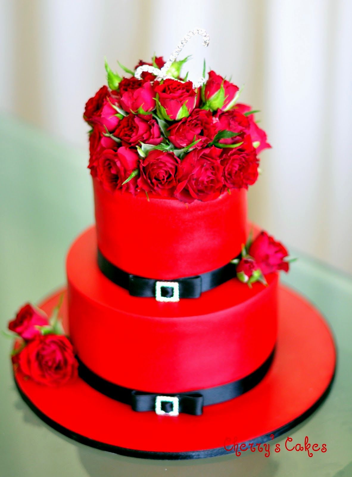 Happy Birthday Cakes with Red Roses