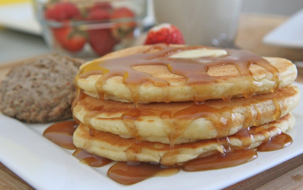 Homemade Fluffy Buttermilk Pancakes