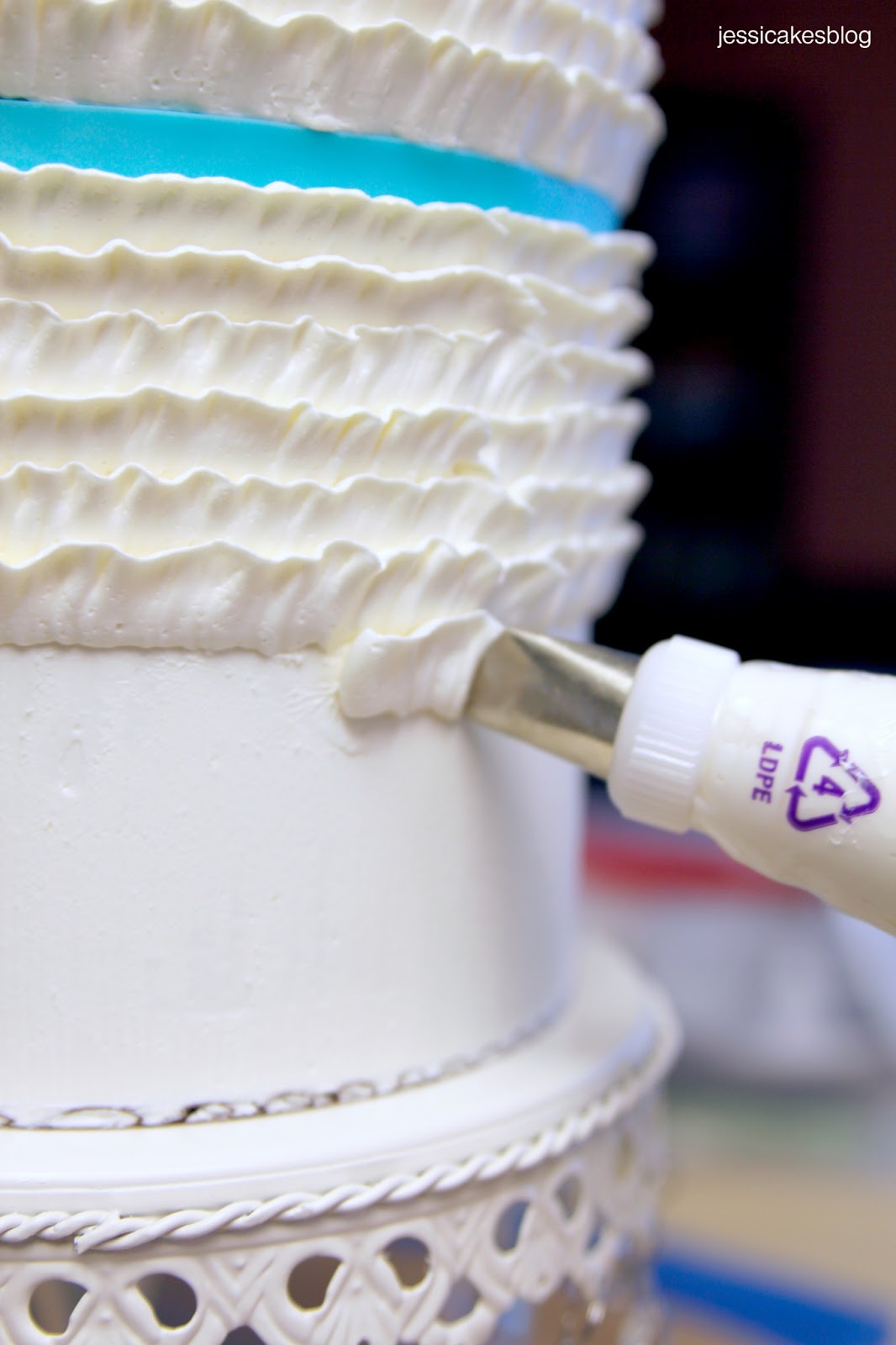 How to Make Buttercream Ruffle Cakes
