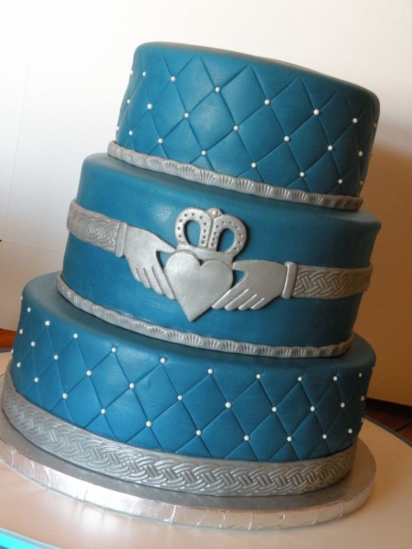 Irish Claddagh Wedding Cake