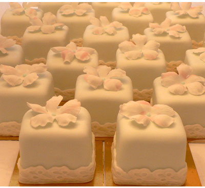 Mini Wedding Cake with Cupcakes