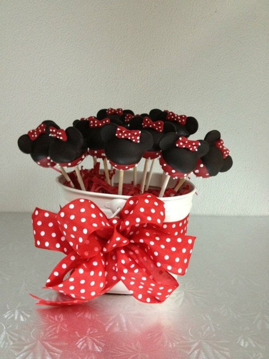 Minnie Mouse Cake Pops Minnie Mouse Cake Pops