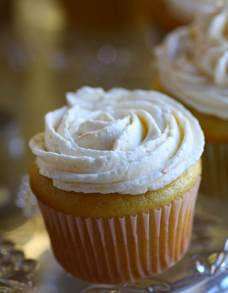 Orange Cupcakes with Buttercream Frosting Orange Cupcakes with Buttercream Frosting