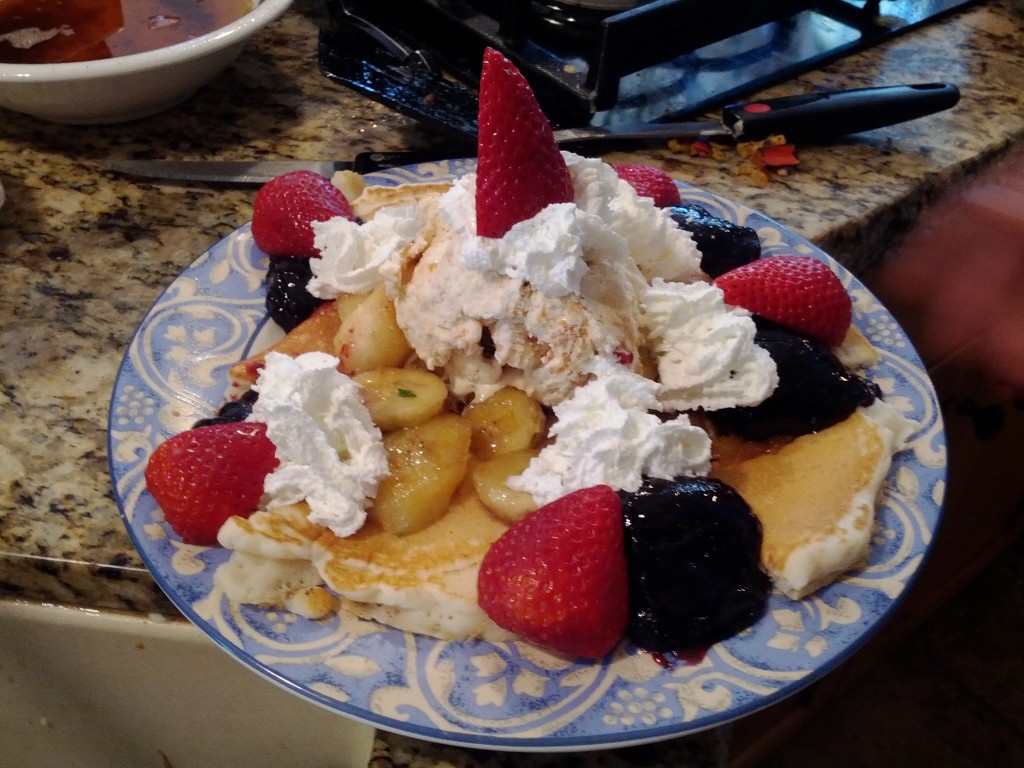 Pancakes with Strawberries and Whipped Cream Pancakes with Strawberries and Whipped Cream