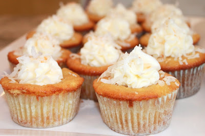 Pineapple Coconut Cupcakes with Buttercream