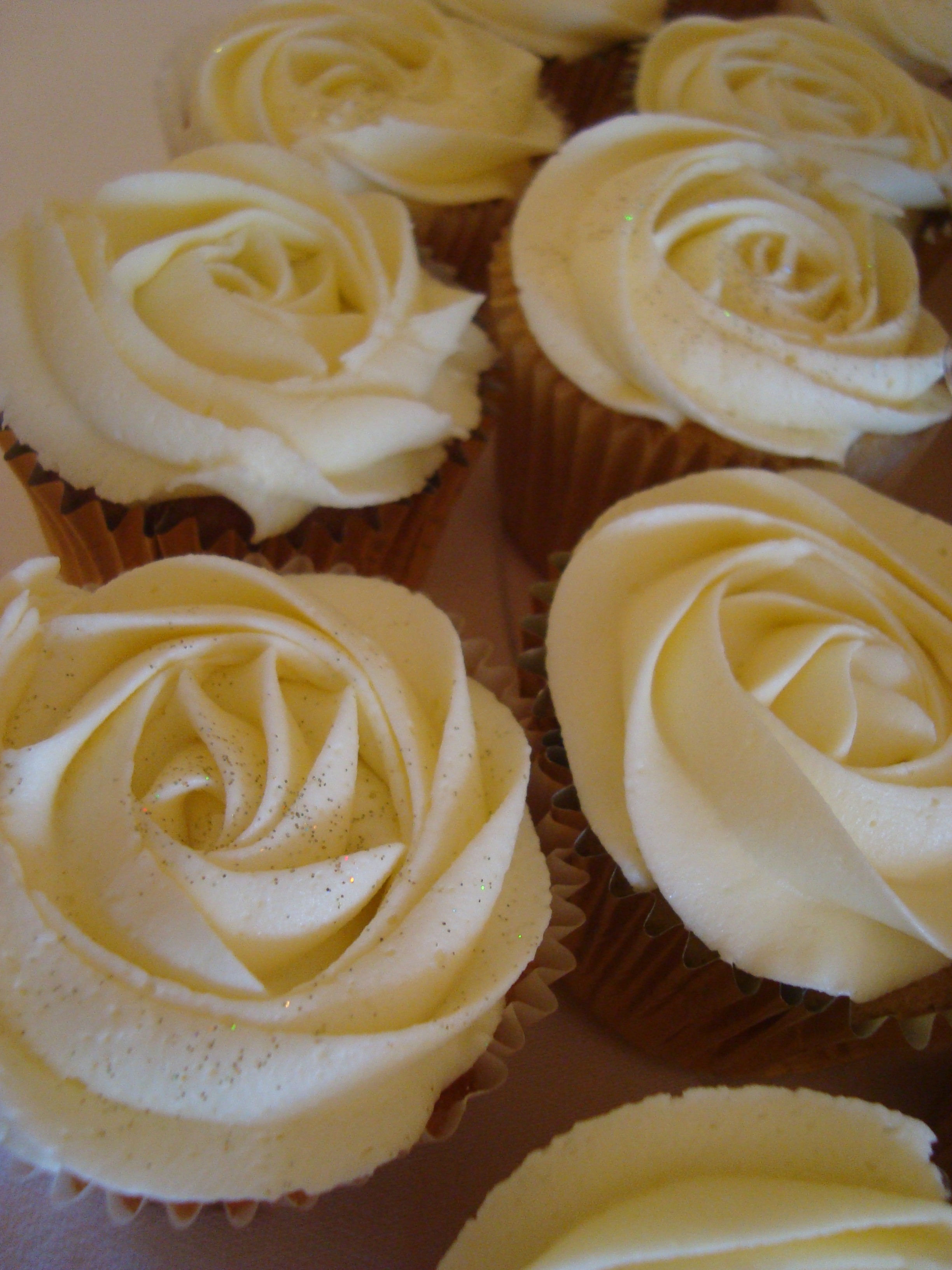 Rose Gold Glitter Cupcakes