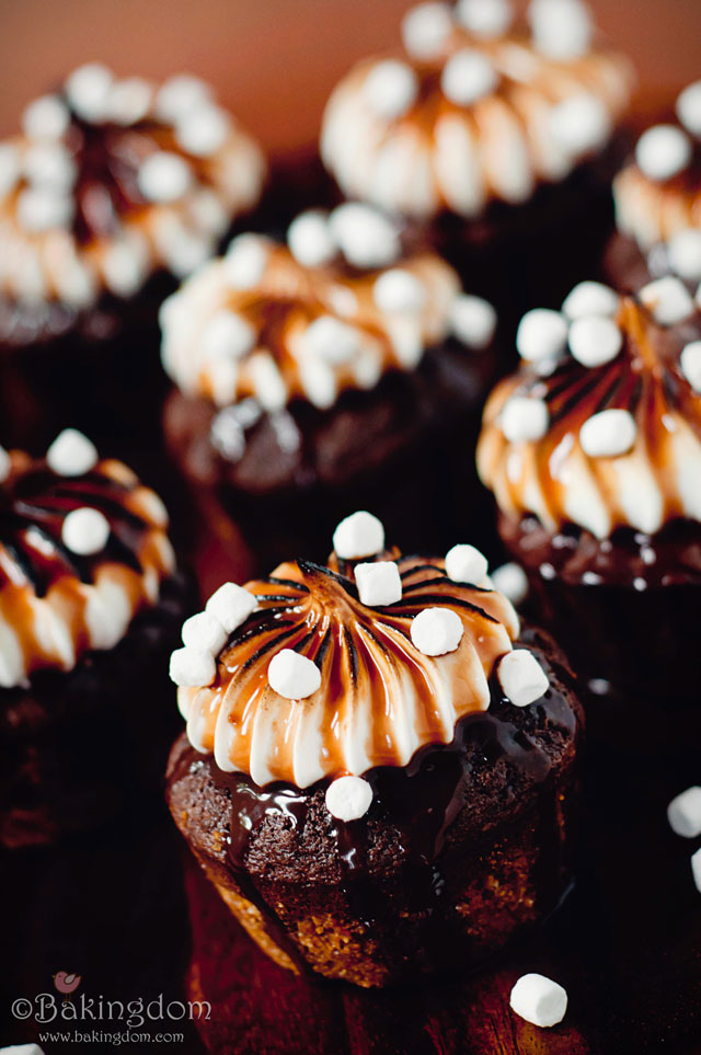 S'mores Cupcakes with Marshmallow Frosting S'mores Cupcakes with Marshmallow Frosting