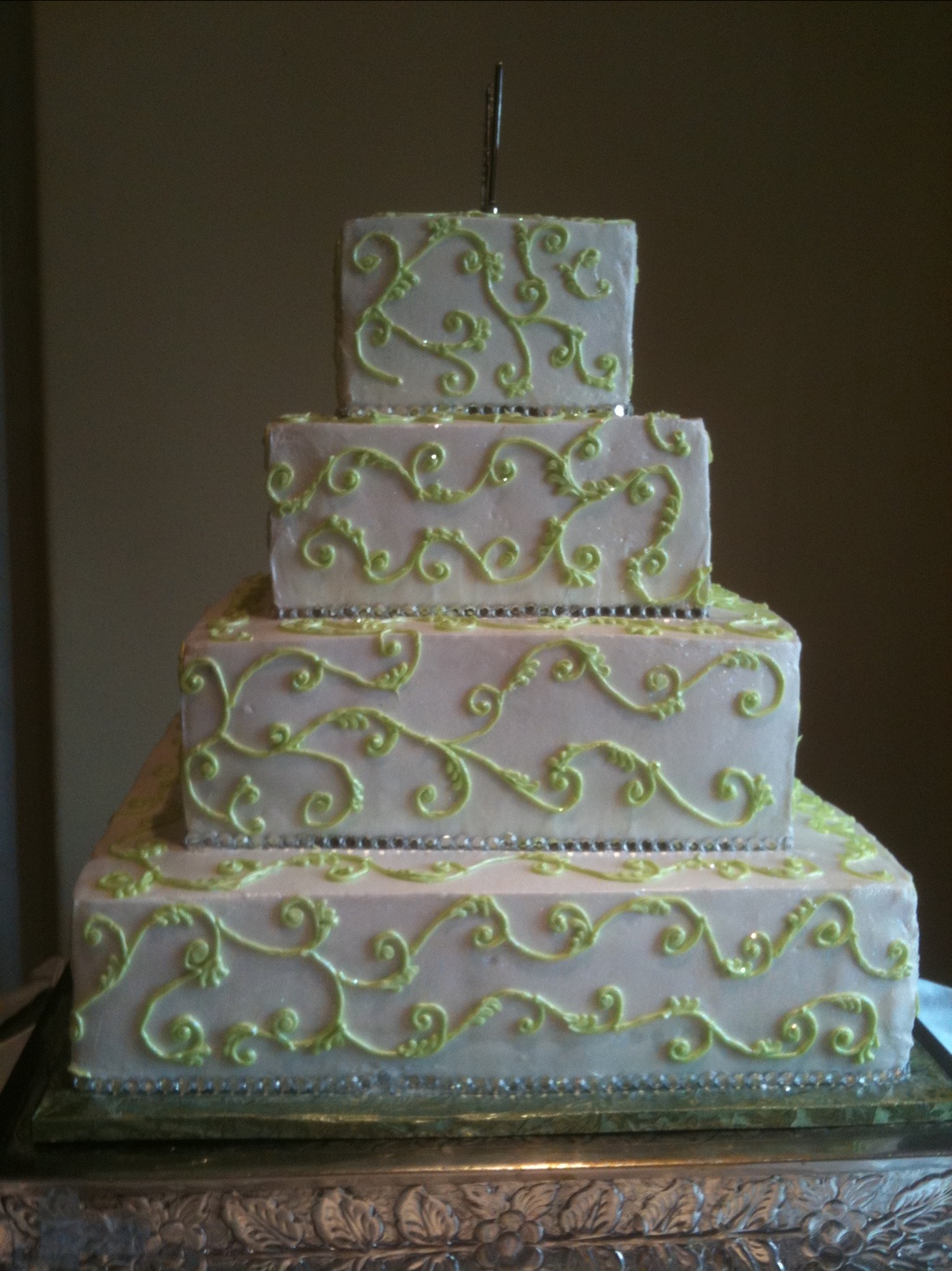 Scroll Work On Wedding Cake
