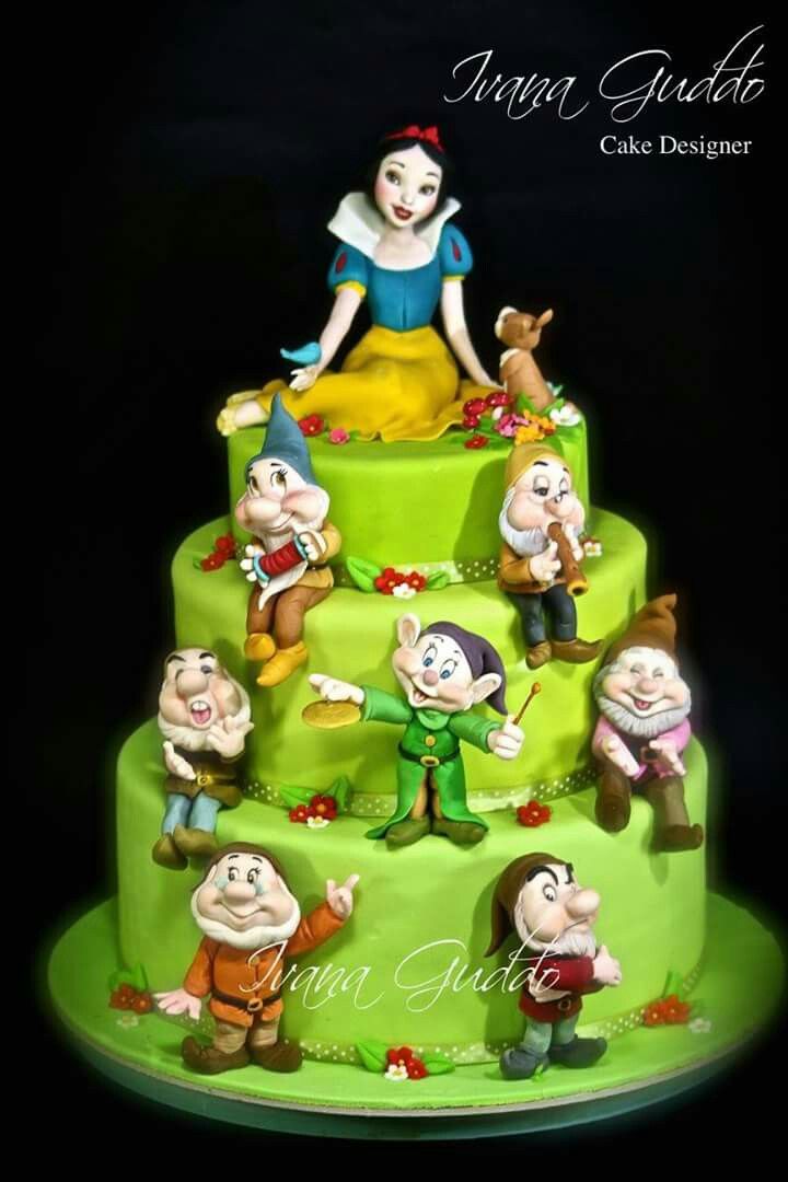 Snow White and Seven Dwarfs Cake Snow White and Seven Dwarfs Cake