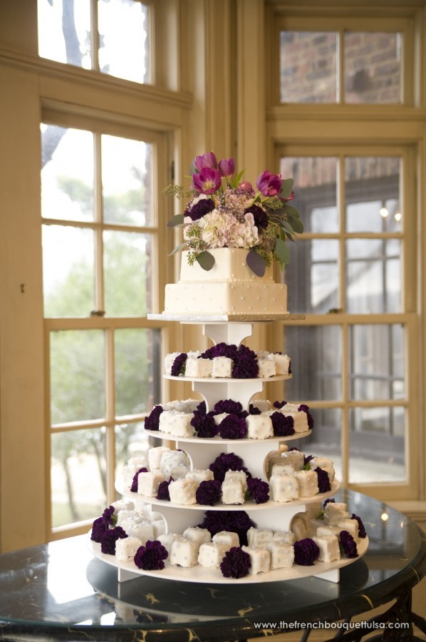 Square Wedding Cake and Cupcakes