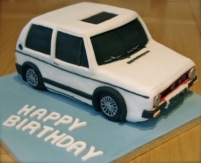 VW Bus Cake