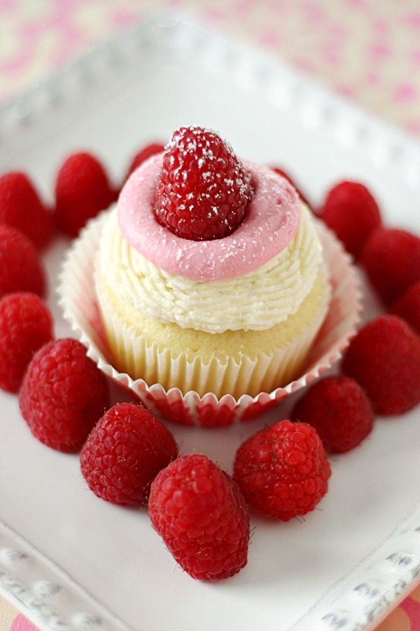 White Chocolate Raspberry Cupcakes