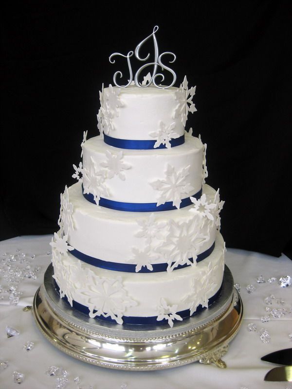 Winter Wedding Cake with Snow Flakes Winter Wedding Cake with Snow Flakes
