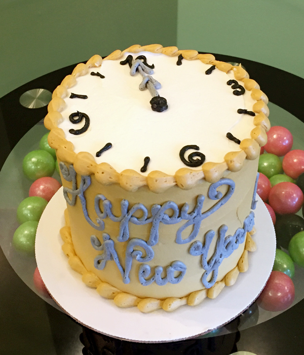 2 Tier Cake Design with a Clock 2 Tier Cake Design with a Clock