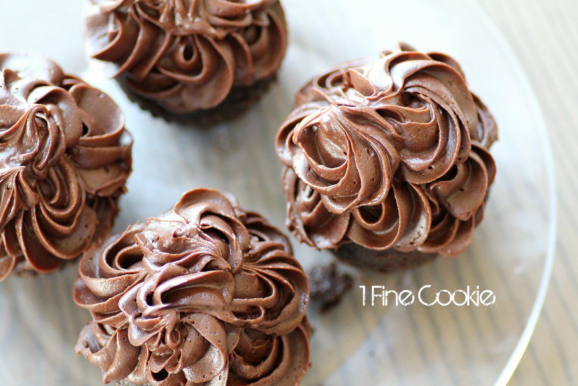 Chocolate Cupcake Decorating Idea